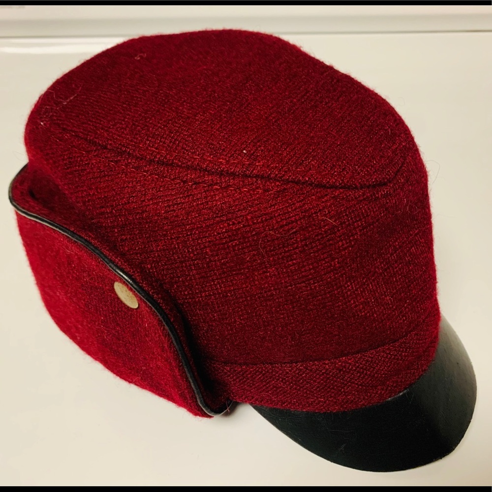 Trendy Red Deer Stalker-Style Hat